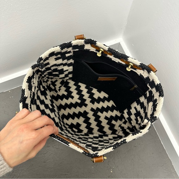 ⛔️SOLD⛔️Patricia Nash Black & Cream Hand Loomed Aztec Pattern Leather Strap Tote - Picture 8 of 10
